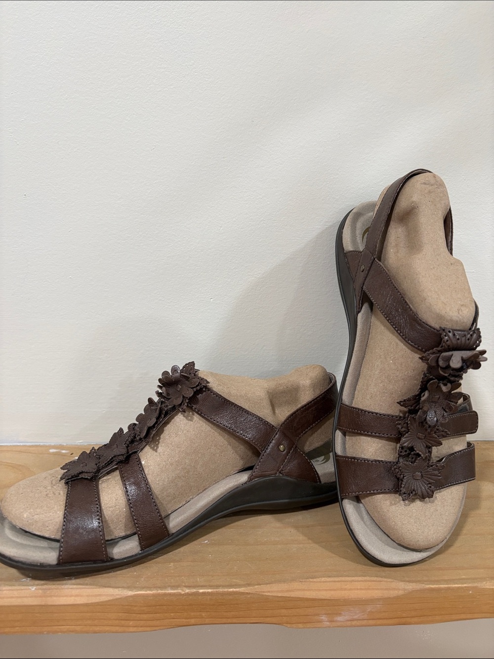 ABEO Brown Blossom Leather Comfort Sandals, Size 9